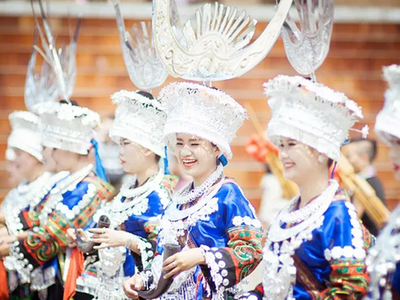 黔东南精选私家定制团 / 贵州贵阳5日小环线（市区上门接+司机严选+黄果树西游记取景地+观看西江千户苗寨夜景+肇兴侗寨+荔波小大七孔）